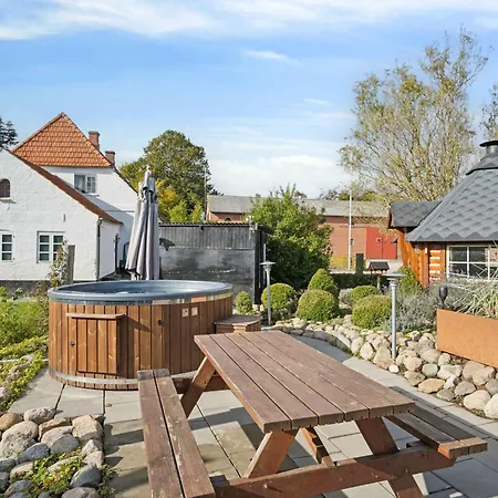 Country Idyll With Wilderness Bath And Sauna Farmház Haderslev