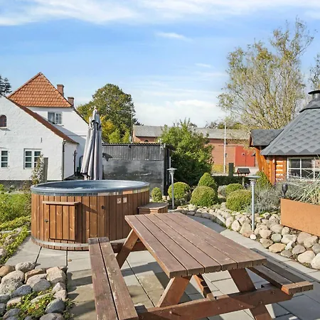 Country Idyll With Wilderness Bath And Sauna, בית חווה הדרסלב