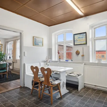 Lantlig Idyll Med Vildmarksbad Och Bastu Haderslev