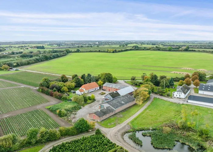 Country Idyll With Wilderness Bath And Sauna